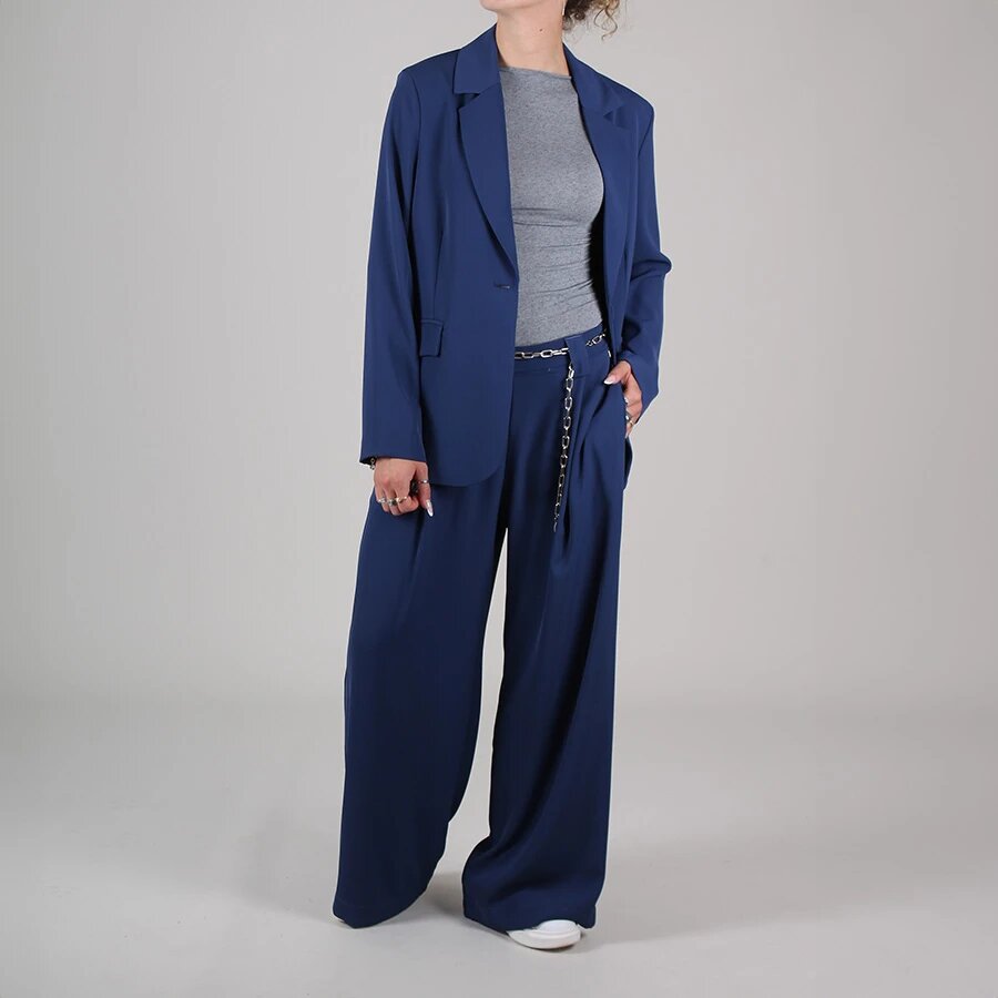 Damenhose mit weitem Bein und hoher Taille