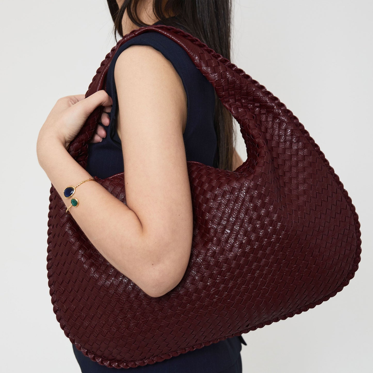 Damen-Umhängetasche aus veganem Leder | Laptop 16 Zoll